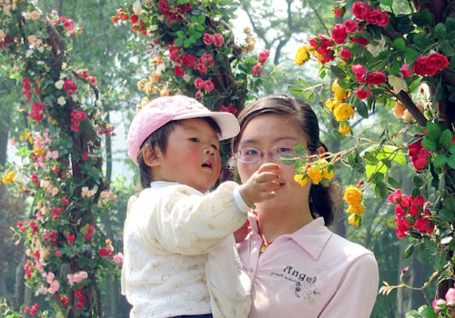 老婆和女儿合影